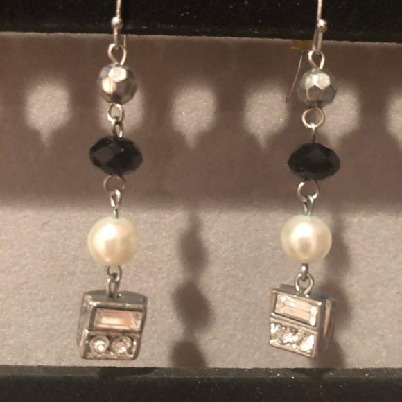 White House Black Market Jewelry - WHBM Silver tone hanging earrings